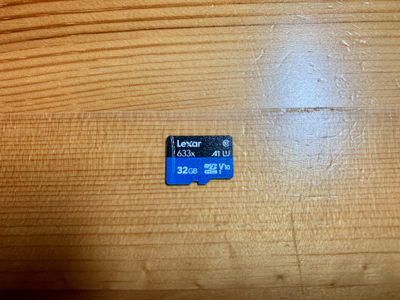 MicroSD カード。